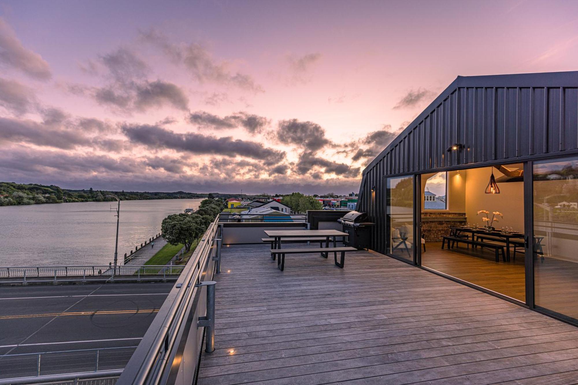 Johnston Apartments - Award-Winning Building, Your Unforgettable Stay Whanganui Extérieur photo