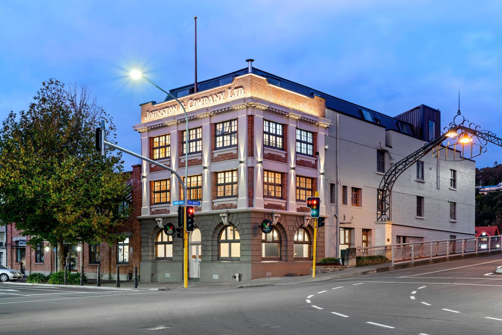 Johnston Apartments - Award-Winning Building, Your Unforgettable Stay Whanganui Extérieur photo